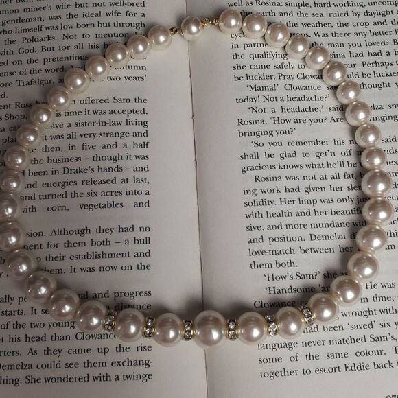 Pearls with Studded Diamonds Necklace - Picture 9 of 15